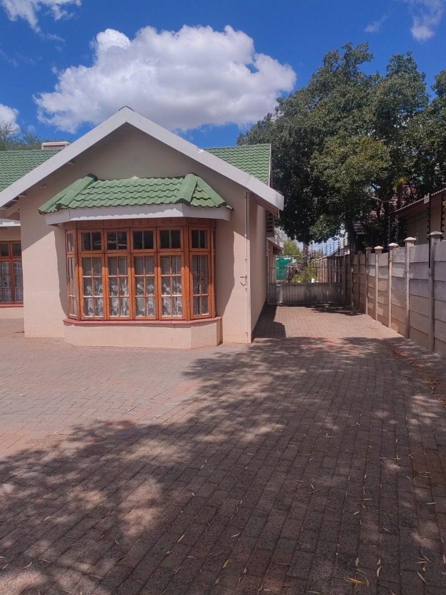  Bedroom Property for Sale in Monument Heights Northern Cape